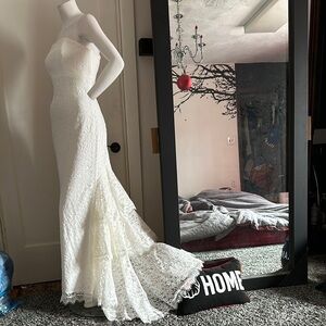 NEW Canada made LE Chateau Elegant White Lace Strapless Gown maxi dress white